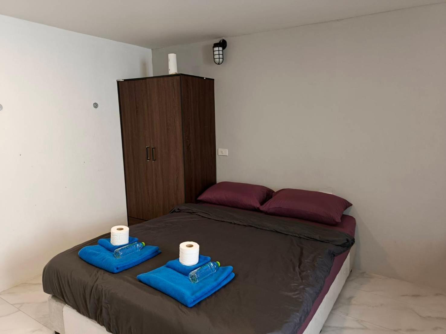 Medileaf Hostel Хаад Рин Екстериор снимка